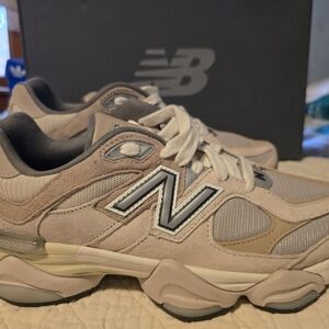 New Balance Neutral Beige 9060 Sneakers Size 9 Womens